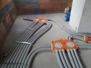 Montaze2018 instalacja r vent flex system przed zalaniem posadzki