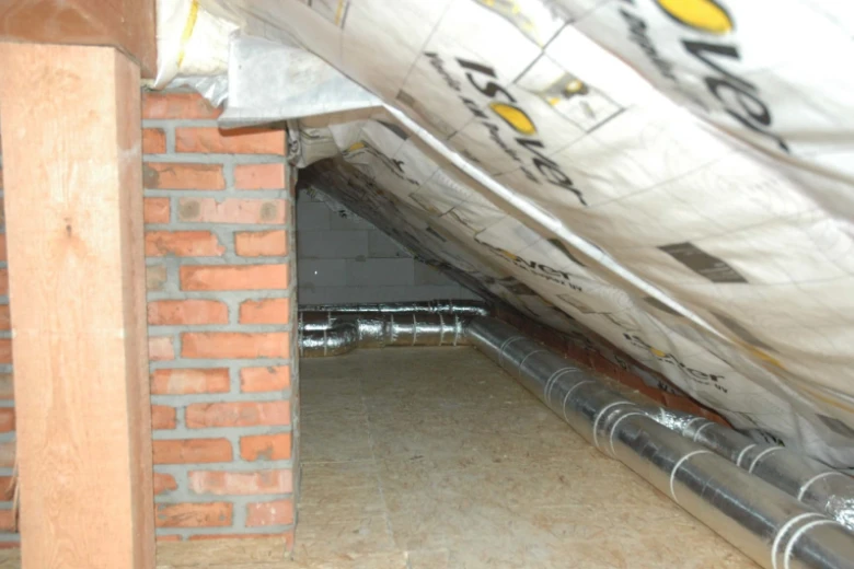 Kanały rekuperacji na poddaszu nieużytkowym