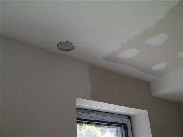 Otwory pod punkty nawiewne systemu rekuperacji